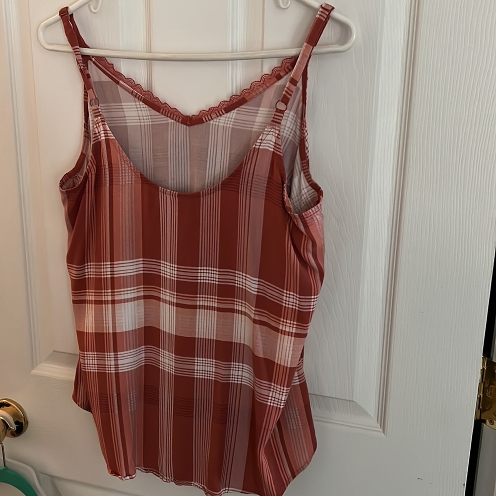 Tops - Picture 2 of 6